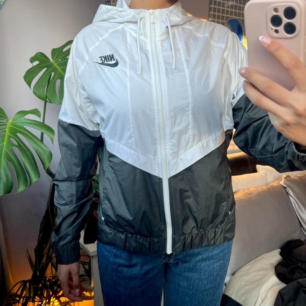 Nike two toned white and grey windbreaker